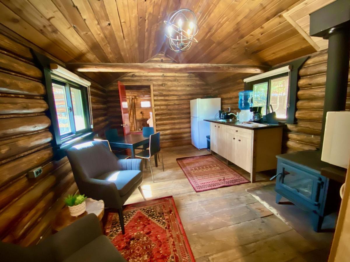 Chute Lake Lodge Naramata Exteriör bild